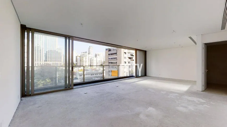 Foto 1 de Apartamento com 4 Quartos à venda, 293m² em Itaim Bibi, São Paulo
