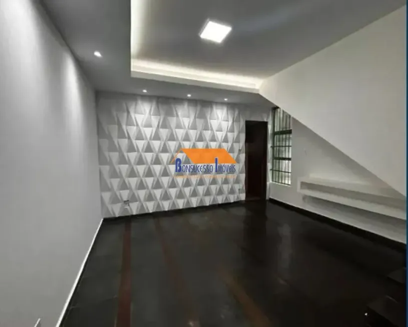 Foto 1 de Casa com 2 Quartos à venda, 68m² em São João Batista, Belo Horizonte