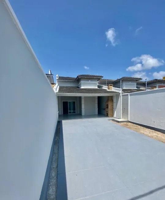 Foto 1 de Casa com 3 Quartos à venda, 175m² em Sapiranga, Fortaleza