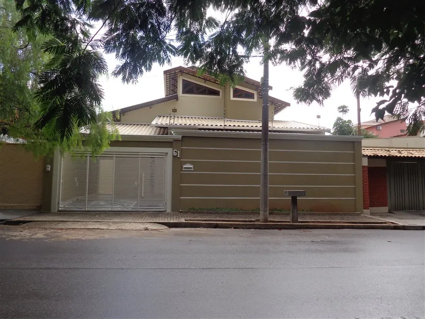 Foto 1 de Casa com 5 Quartos para alugar, 240m² em Jardim Centenário, São Carlos