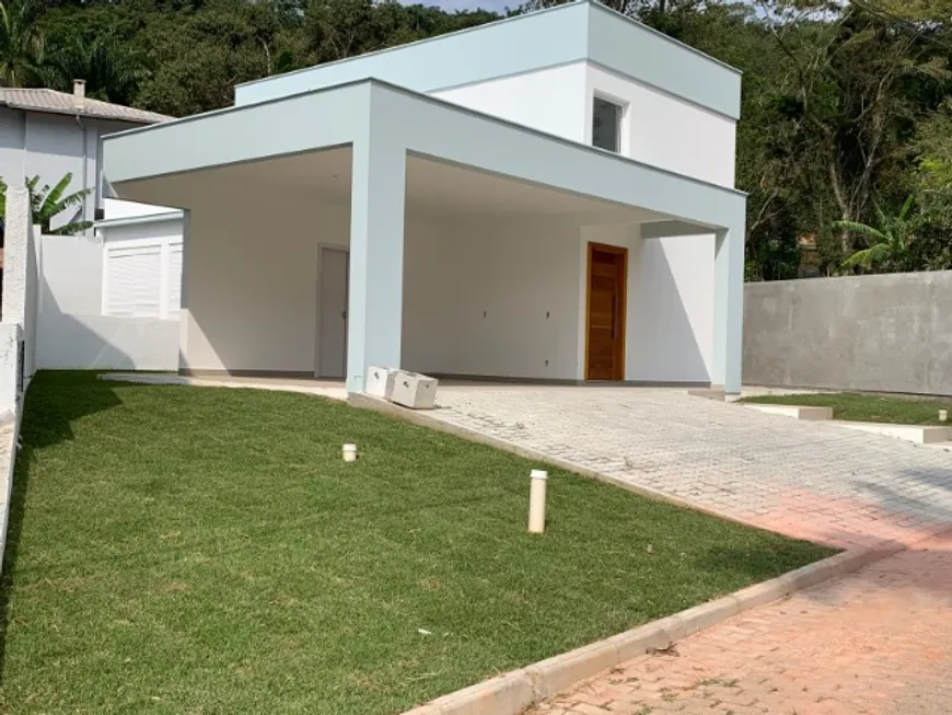 Foto 1 de Casa de Condomínio com 3 Quartos à venda, 420m² em Cachoeira do Bom Jesus, Florianópolis