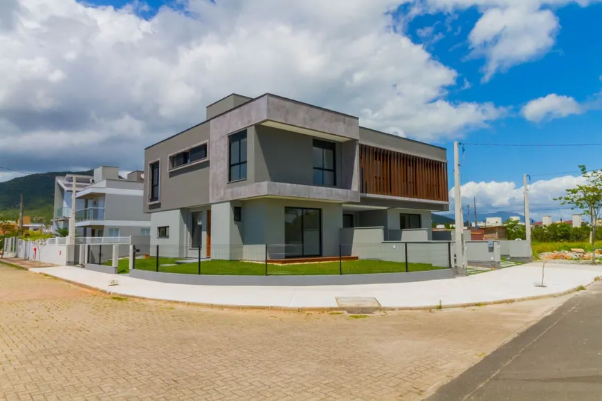 Foto 1 de Casa com 3 Quartos à venda, 140m² em Ribeirão da Ilha, Florianópolis