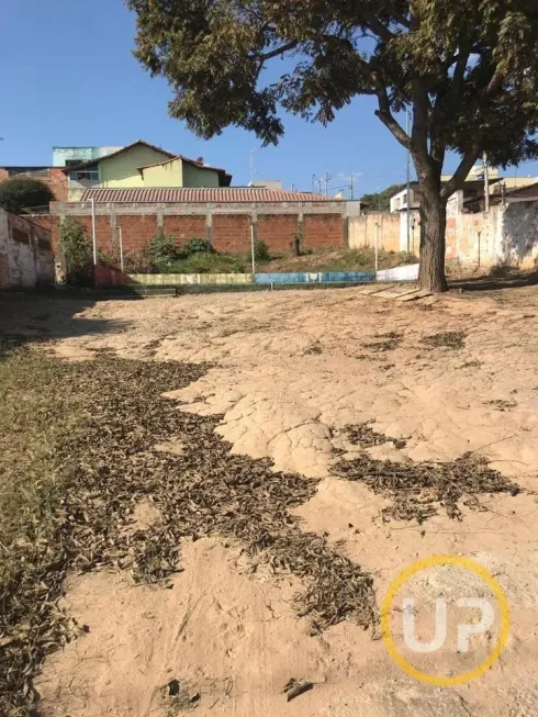 Foto 1 de Lote/Terreno à venda, 360m² em Conjunto Habitacional Homero Gil, Betim