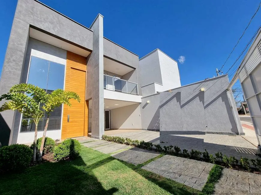 Foto 1 de Casa com 3 Quartos à venda, 180m² em Jardim Imperial, Lagoa Santa