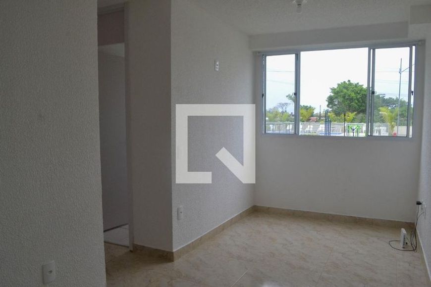 Foto 1 de Apartamento com 2 Quartos para alugar, 41m² em Parque Sao Vicente, Belford Roxo