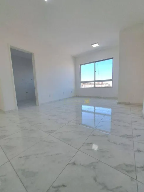 Foto 1 de Apartamento com 2 Quartos à venda, 60m² em Barreiros, São José