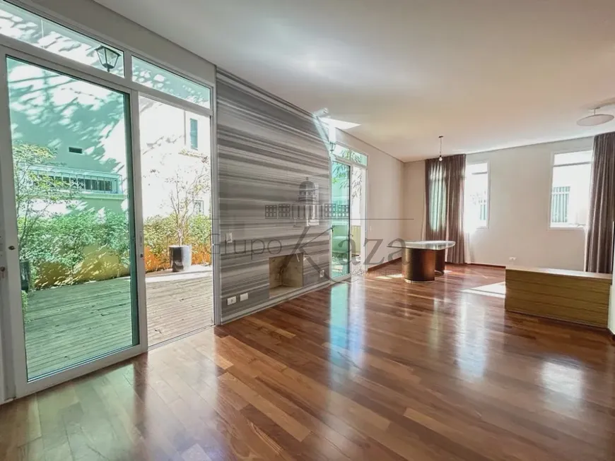 Foto 1 de Casa de Condomínio com 3 Quartos à venda, 392m² em Brooklin, São Paulo