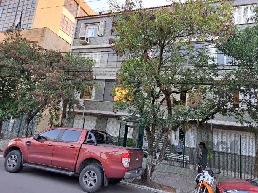 Foto 1 de Apartamento com 1 Quarto à venda, 52m² em Menino Deus, Porto Alegre