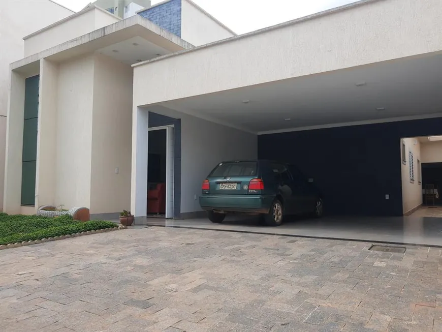 Foto 1 de Casa com 3 Quartos à venda, 235m² em Goiania 2, Goiânia