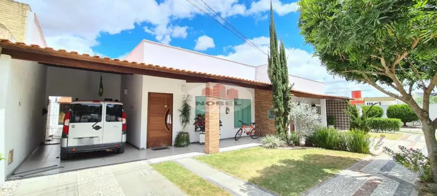 Foto 1 de Casa com 3 Quartos à venda, 200m² em Santa Mônica, Feira de Santana