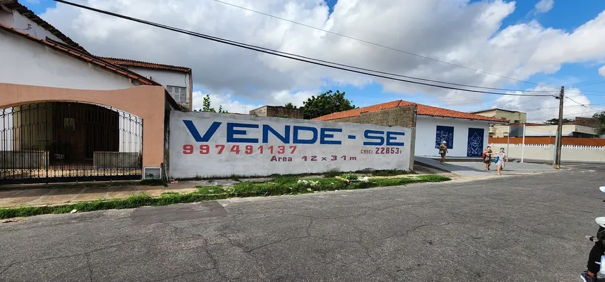 Foto 1 de Lote/Terreno à venda, 372m² em Joaquim Tavora, Fortaleza
