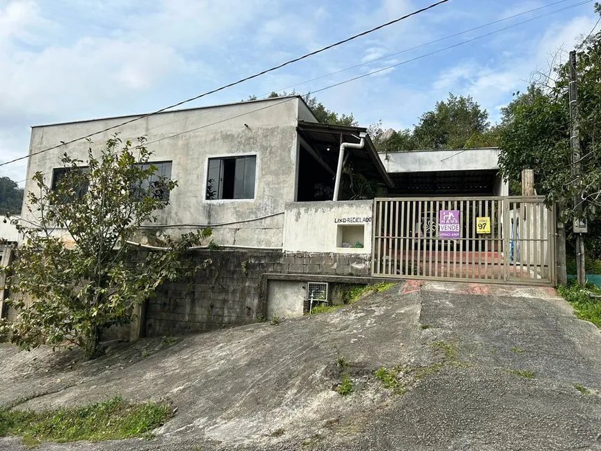 Foto 1 de Casa com 3 Quartos à venda, 160m² em Figueirinha, Guaramirim