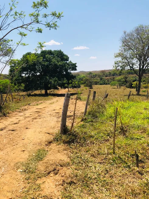 Foto 1 de Lote/Terreno à venda, 20000m² em Centro, Cordisburgo