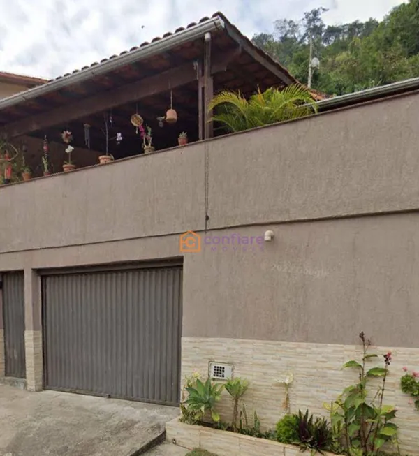 Foto 1 de Casa com 3 Quartos para alugar, 220m² em Vale do Ipê, Juiz de Fora