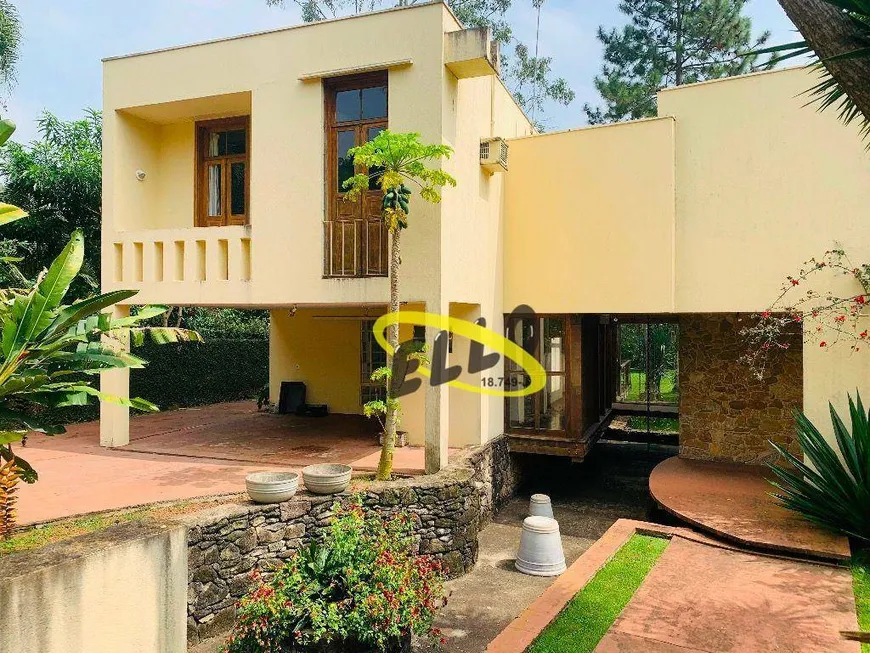 Foto 1 de Casa com 3 Quartos para venda ou aluguel, 256m² em Granja Viana, Cotia