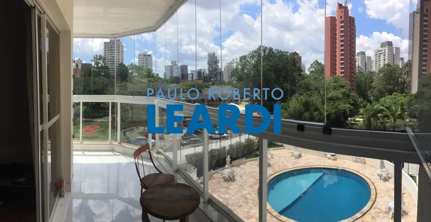 Foto 1 de Apartamento com 4 Quartos à venda, 200m² em Morumbi, São Paulo