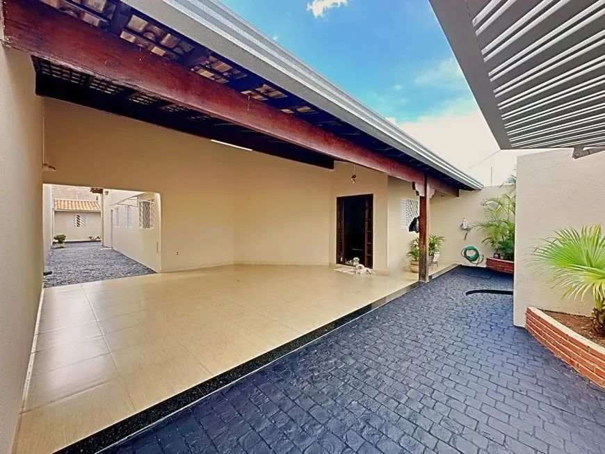 Foto 1 de Casa com 3 Quartos à venda, 192m² em Granja Marileusa , Uberlândia