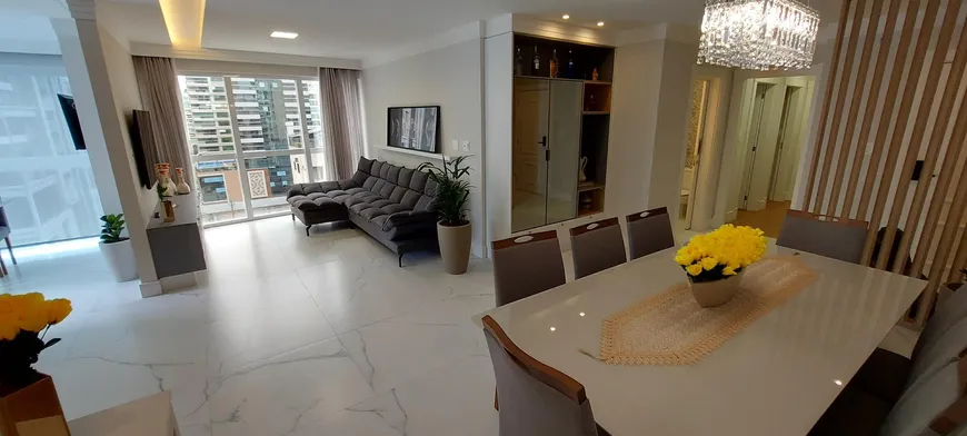 Foto 1 de Apartamento com 3 Quartos à venda, 130m² em Meia Praia, Itapema