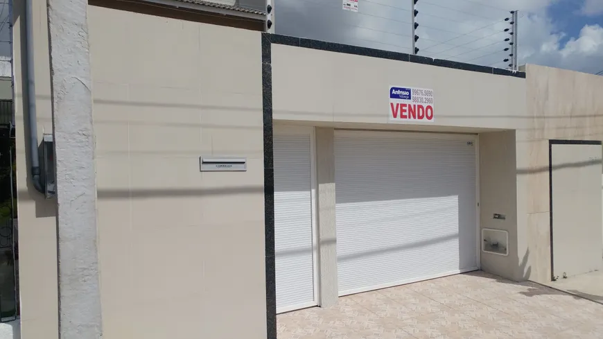Foto 1 de Casa com 4 Quartos à venda, 240m² em Cidade dos Funcionários, Fortaleza