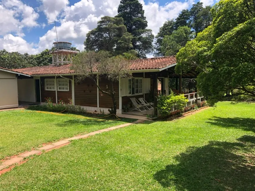 Foto 1 de Fazenda/Sítio com 4 Quartos à venda, 275m² em Pinhal, Cabreúva