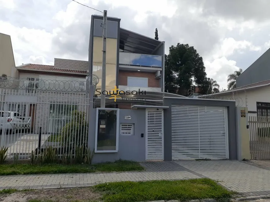 Foto 1 de Sobrado com 3 Quartos à venda, 215m² em Bacacheri, Curitiba
