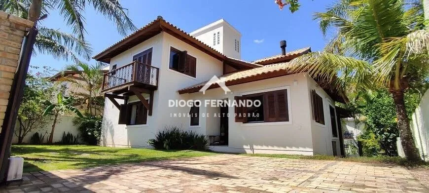 Foto 1 de Casa com 3 Quartos à venda, 210m² em Rio Tavares, Florianópolis