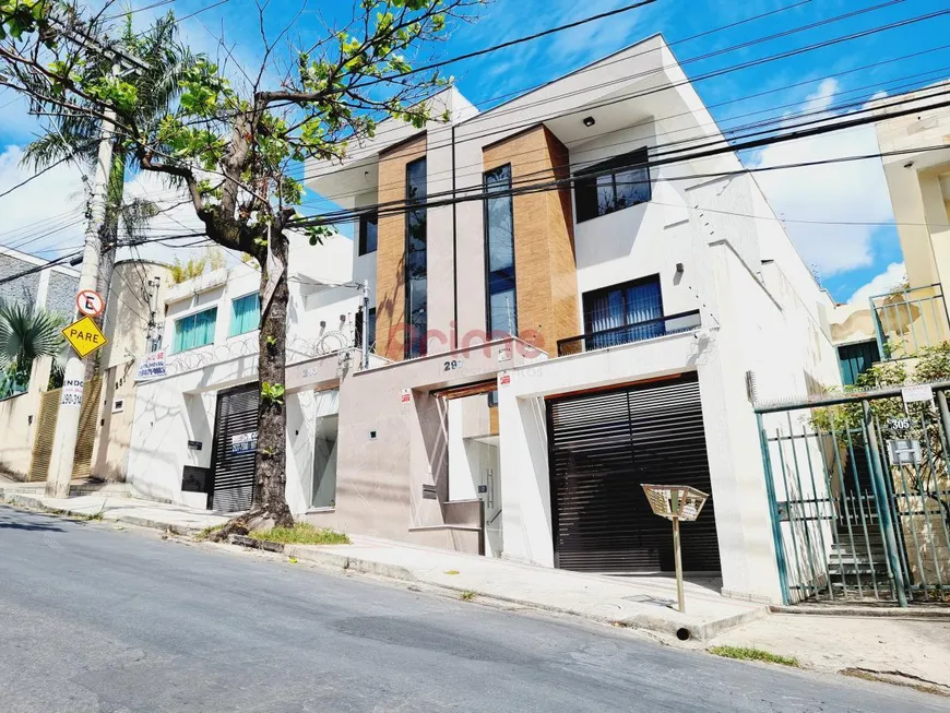 Foto 1 de Casa com 3 Quartos à venda, 187m² em Santa Rosa, Belo Horizonte