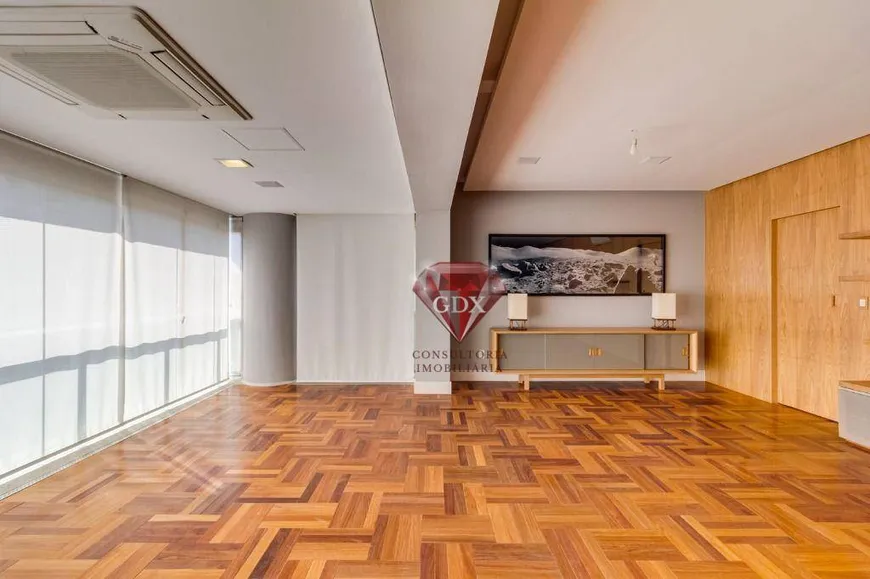 Foto 1 de Apartamento com 2 Quartos à venda, 157m² em Itaim Bibi, São Paulo