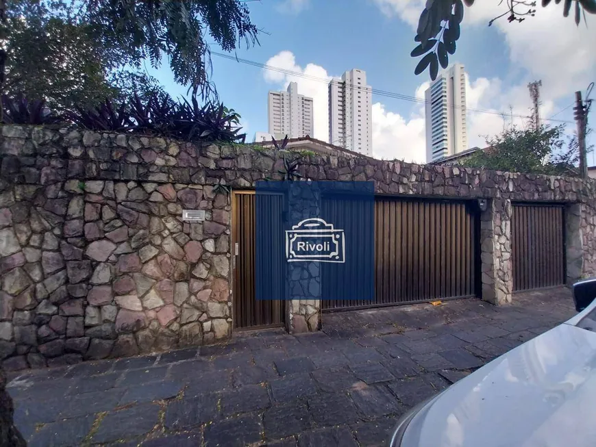 Foto 1 de Casa com 4 Quartos à venda, 330m² em Casa Forte, Recife