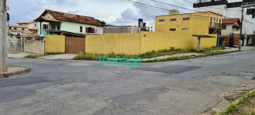 Foto 1 de Lote/Terreno à venda, 441m² em Alvorada, Contagem