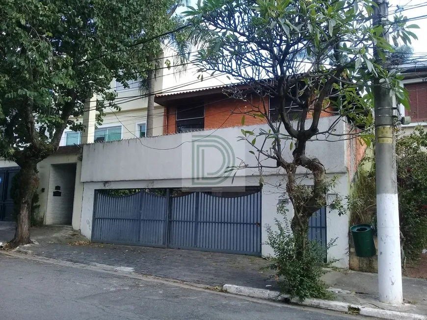 Foto 1 de Sobrado com 3 Quartos à venda, 256m² em Indianópolis, São Paulo