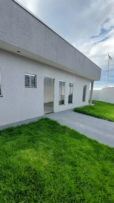 Foto 1 de Casa com 3 Quartos à venda, 70m² em Condomínio Rio Branco, Goiânia