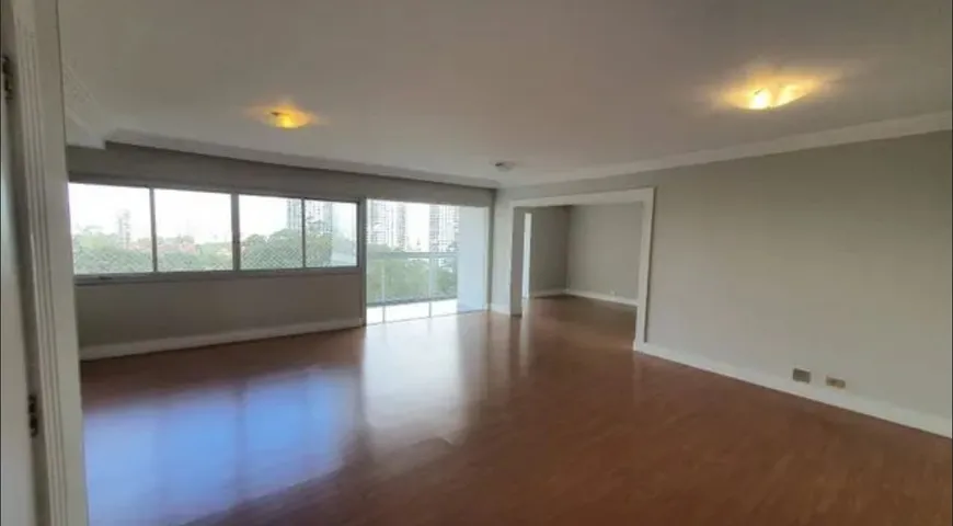 Foto 1 de Apartamento com 3 Quartos para alugar, 160m² em Santo Amaro, São Paulo