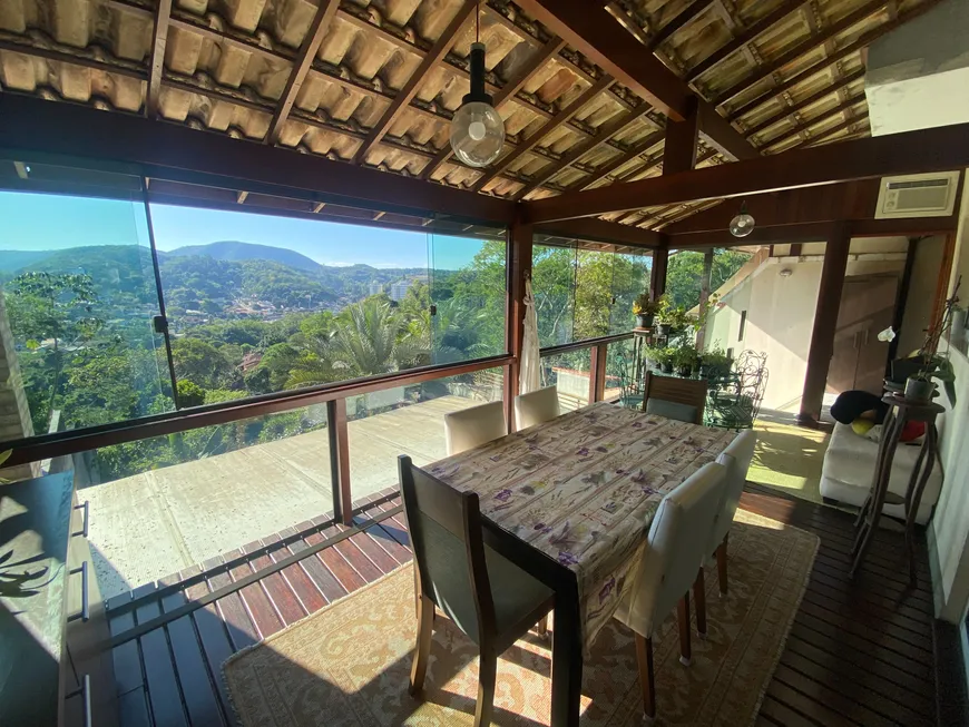 Foto 1 de Casa de Condomínio com 4 Quartos à venda, 300m² em Pendotiba, Niterói