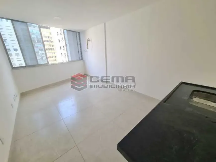 Foto 1 de Kitnet com 1 Quarto à venda, 35m² em Copacabana, Rio de Janeiro