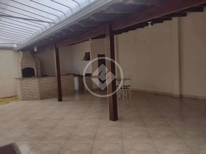 Foto 1 de Casa com 3 Quartos à venda, 200m² em Jardim Patrícia, Uberlândia