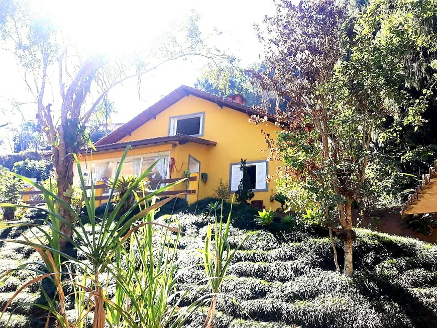 Foto 1 de Casa com 4 Quartos à venda, 196m² em Golfe, Teresópolis