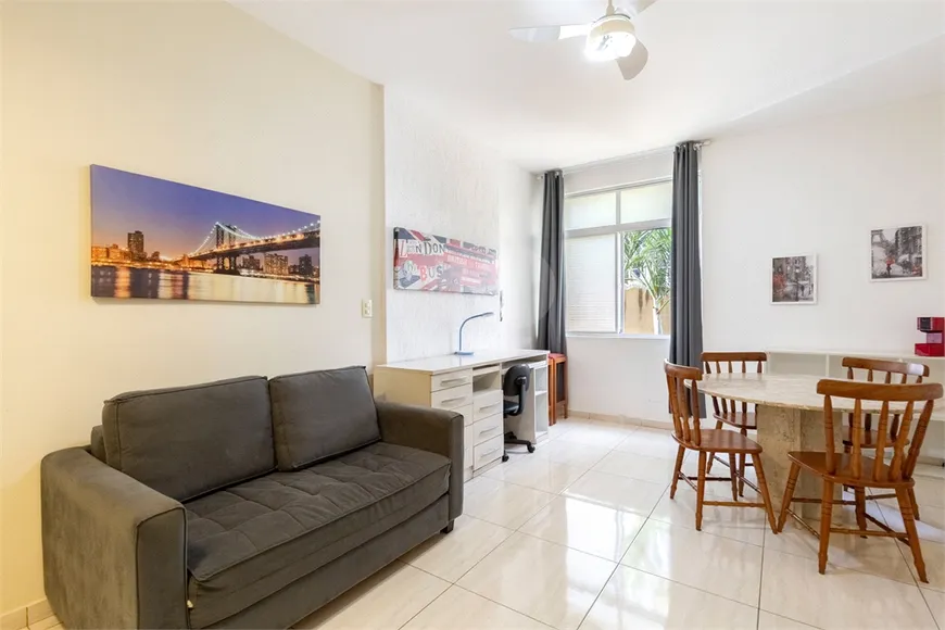 Foto 1 de Apartamento com 2 Quartos à venda, 67m² em Bela Vista, São Paulo