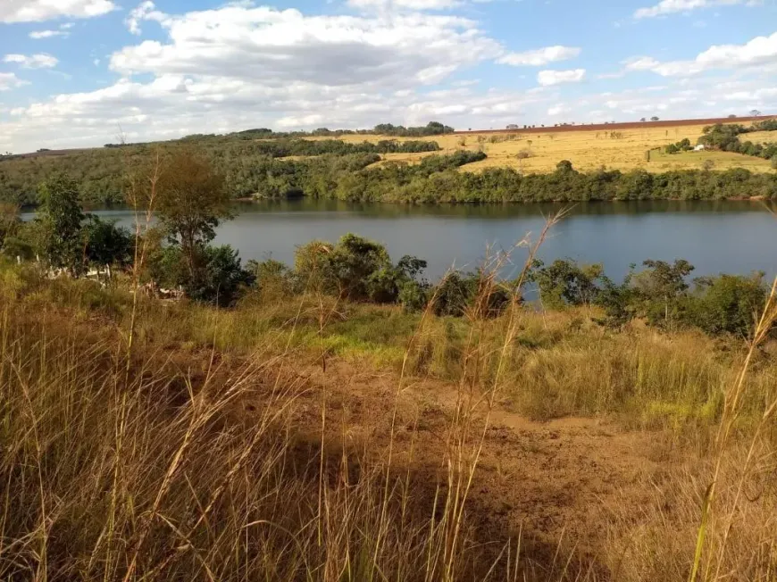 Foto 1 de Fazenda/Sítio com 1 Quarto à venda, 5000m² em Zona Rural, Uberlândia