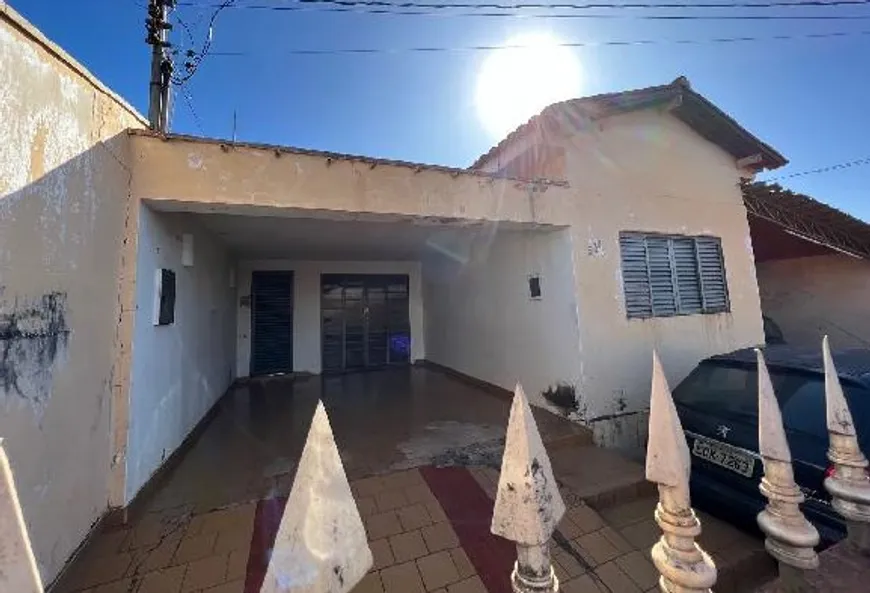 Foto 1 de Casa com 5 Quartos à venda, 375m² em Centro, Frutal