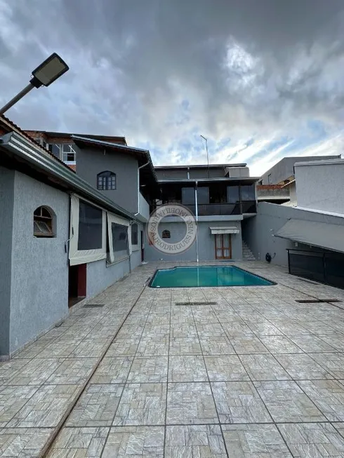 Foto 1 de Casa com 3 Quartos para alugar, 245m² em Jardim Caparelli - Mailasqui, São Roque