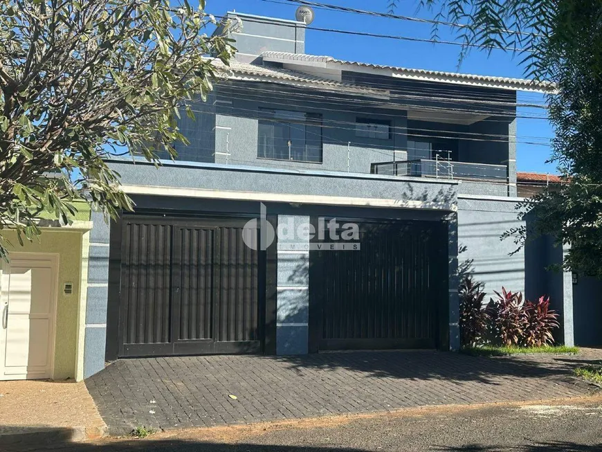 Foto 1 de Casa com 4 Quartos para alugar, 185m² em Jardim Karaíba, Uberlândia