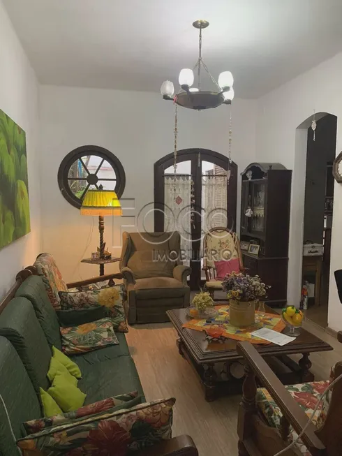 Foto 1 de Casa com 4 Quartos à venda, 320m² em Azenha, Porto Alegre