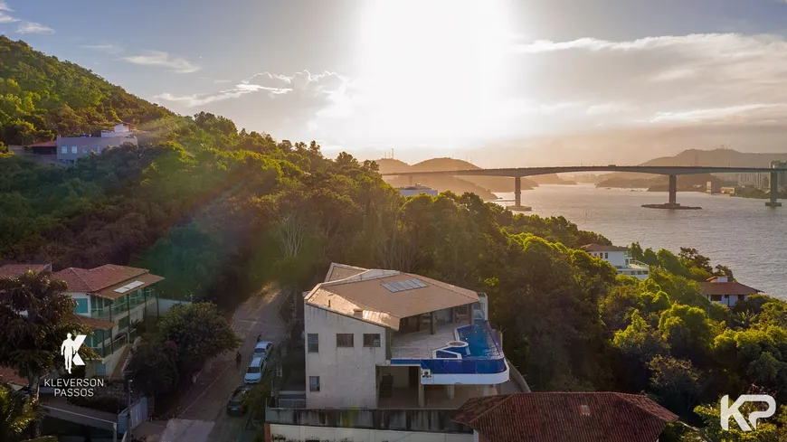 Foto 1 de Casa com 4 Quartos à venda, 600m² em Praia da Costa, Vila Velha