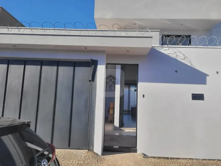 Foto 1 de Casa com 3 Quartos à venda, 150m² em Jardim Inconfidência, Uberlândia