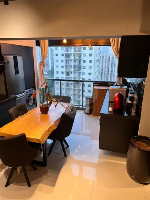 Foto 1 de Apartamento com 1 Quarto à venda, 70m² em Vila Olímpia, São Paulo