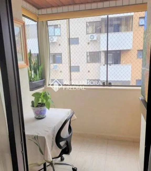 Foto 1 de Apartamento com 2 Quartos à venda, 59m² em Vila Ipiranga, Porto Alegre