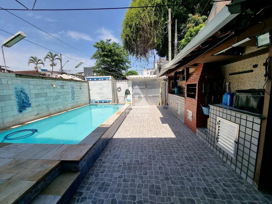 Foto 1 de Casa com 2 Quartos à venda, 156m² em Taquara, Rio de Janeiro