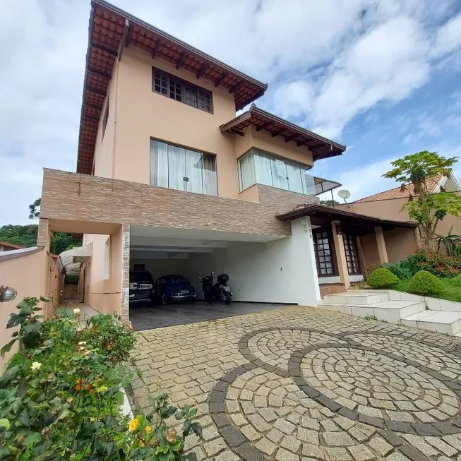 Foto 1 de Casa com 4 Quartos para alugar, 480m² em São Lourenço, Curitiba