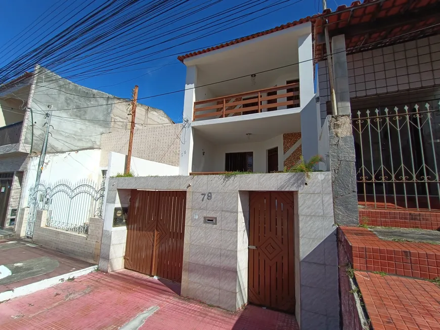 Foto 1 de Casa com 4 Quartos à venda, 220m² em Getúlio Vargas, Aracaju